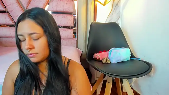 Snapshot of SamaelAndLilitt chatting on October 15, 10:37 am SamaelAndLilitt online show from October 15, 10:37 am