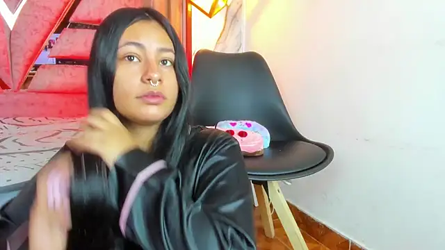 Snapshot of SamaelAndLilitt chatting on October 17, 7:00 am SamaelAndLilitt online show from October 17, 7:00 am