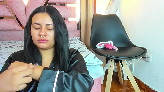 Snapshot of SamaelAndLilitt chatting on October 19, 12:17 pm SamaelAndLilitt online show from October 19, 12:17 pm