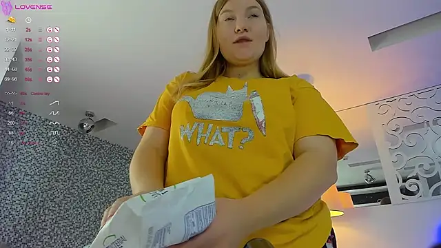 Snapshot of AshleyJoness chatting on October 17, 5:10 am AshleyJoness online show from October 17, 5:10 am