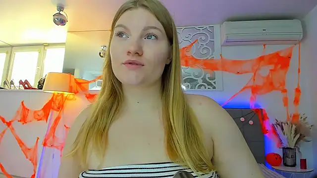 Snapshot of AshleyJoness chatting on October 30, 6:04 am AshleyJoness online show from October 30, 6:04 am