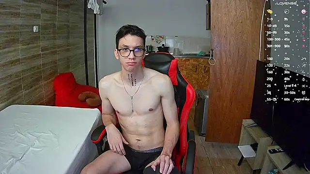 Snapshot of angelicious_ chatting on September 11, 11:21 am angelicious online show from September 11, 11:21 am