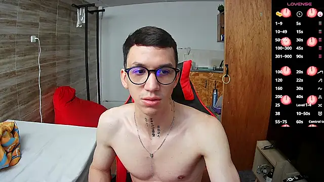 Snapshot of angelicious_ chatting on October 3, 12:24 pm angelicious online show from October 3, 12:24 pm