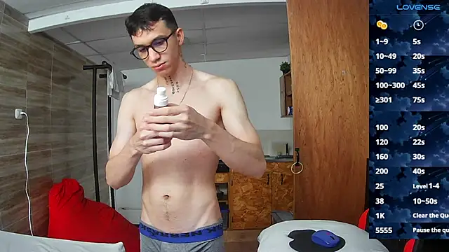 Snapshot of angelicious_ chatting on October 8, 12:25 pm angelicious online show from October 8, 12:25 pm