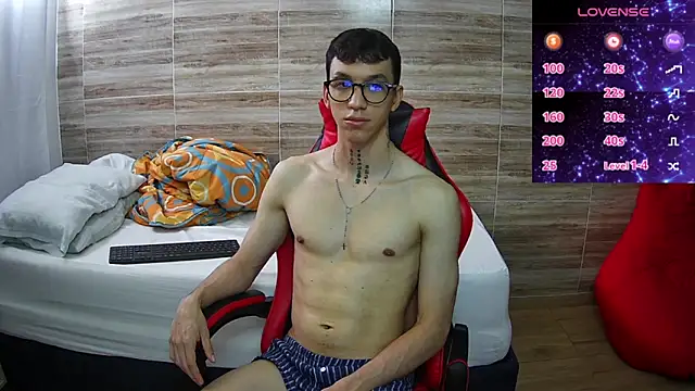 Snapshot of angelicious_ chatting on October 27, 12:31 pm angelicious online show from October 27, 12:31 pm