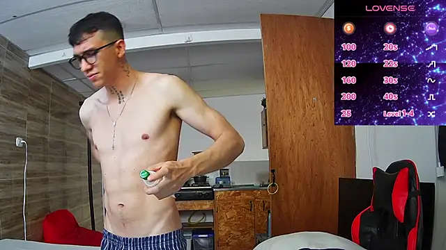 Snapshot of angelicious_ chatting on November 8, 7:12 pm angelicious online show from November 8, 7:12 pm