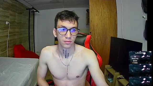 Snapshot of angelicious_ chatting on November 21, 11:20 am angelicious online show from November 21, 11:20 am