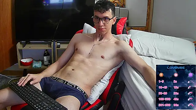 Snapshot of angelicious_ chatting on January 10, 12:29 pm angelicious online show from January 10, 12:29 pm