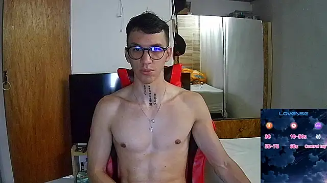 Snapshot of angelicious_ chatting on February 13, 12:45 pm angelicious online show from February 13, 12:45 pm