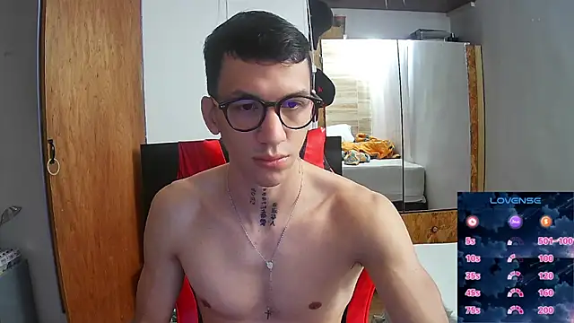 Snapshot of angelicious_ chatting on February 19, 1:07 pm angelicious online show from February 19, 1:07 pm