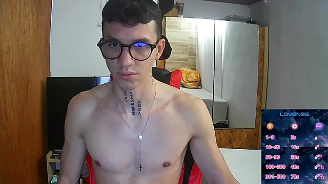 Snapshot of angelicious_ chatting on February 20, 1:11 pm angelicious online show from February 20, 1:11 pm