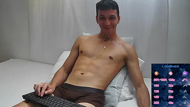 Snapshot of angelicious_ chatting on February 28, 9:16 pm angelicious online show from February 28, 9:16 pm