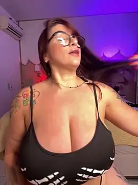 Keillygms online show from May 17, 9:00 pm