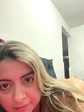 Snapshot of sophiemonroevip chatting on November 21, 9:24 pm sophiemonroevip online show from November 21, 9:24 pm