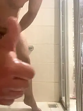 Snapshot of Randum3232 chatting on October 14, 6:52 pm Randum3232 online show from October 14, 6:52 pm