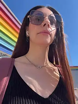 Amelie Crosby online show from June 7, 12:42 pm