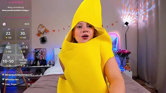 Snapshot of EmiSoul chatting on November 1, 6:32 pm EmiSoul online show from November 1, 6:32 pm