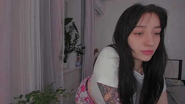 Snapshot of AriellaAllure chatting on November 17, 12:55 pm AriellaAllure online show from November 17, 12:55 pm