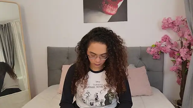 Taylor Tina online show from March 13, 3:18 pm