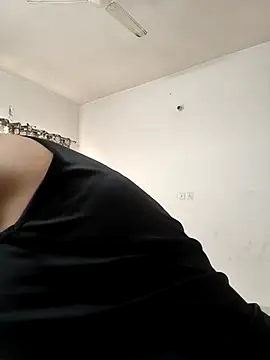 Snapshot of MISS_RIYA14 chatting on October 31, 6:25 am MISS RIYA14 online show from October 31, 6:25 am