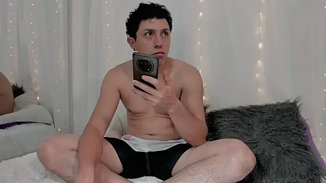 douglaszaens online show from April 4, 3:05 am