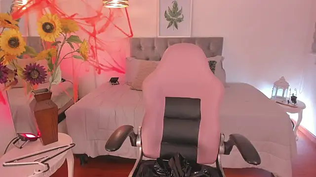 Lucie Harper online show from October 10, 7:57 pm