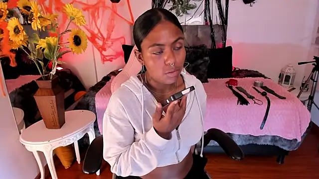 Lucie Harper online show from October 22, 8:08 pm