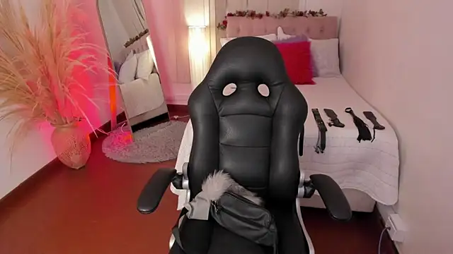 Lucie Harper online show from November 5, 8:09 pm