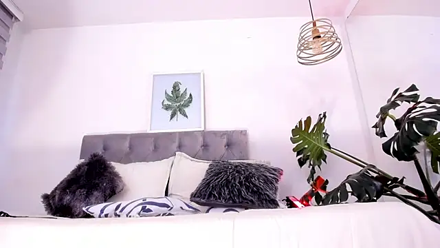 Lucie Harper online show from November 10, 7:57 pm