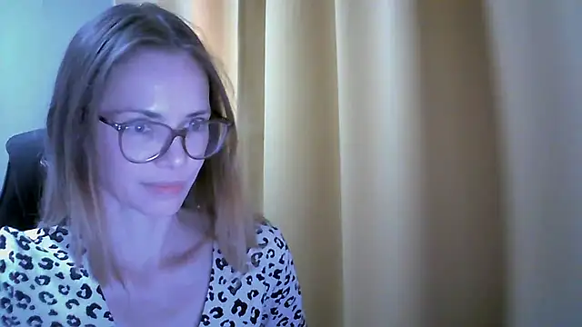 Snapshot of SEA_Dream chatting on October 1, 8:20 am SEA Dream online show from October 1, 8:20 am