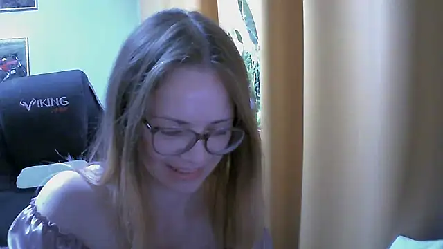 Snapshot of SEA_Dream chatting on October 2, 4:52 am SEA Dream online show from October 2, 4:52 am