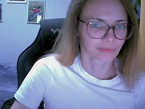 Snapshot of SEA_Dream chatting on October 5, 1:42 pm SEA Dream online show from October 5, 1:42 pm