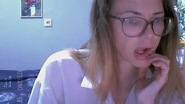 Snapshot of SEA_Dream chatting on November 12, 4:57 am SEA Dream online show from November 12, 4:57 am