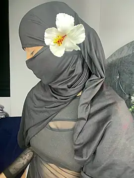  Zahiira  online show from July 28, 3:32 pm