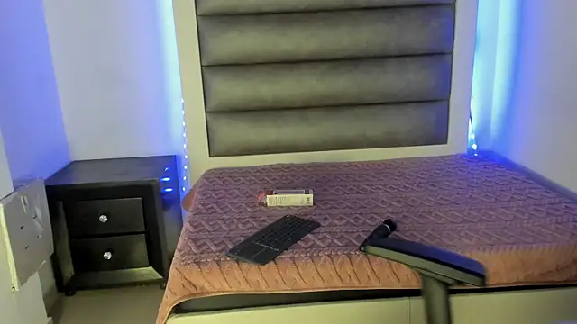 Andrea brunnette online show from September 26, 1:26 pm