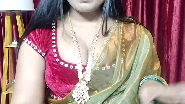 Snapshot of Webrowncouple chatting on November 10, 3:11 pm Webrowncouple online show from November 10, 3:11 pm