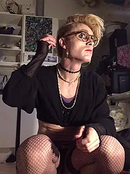 Snapshot of Sissy_Cindy_Whore chatting on April 12, 12:48 am Sissy Cindy Whore online show from April 12, 12:48 am