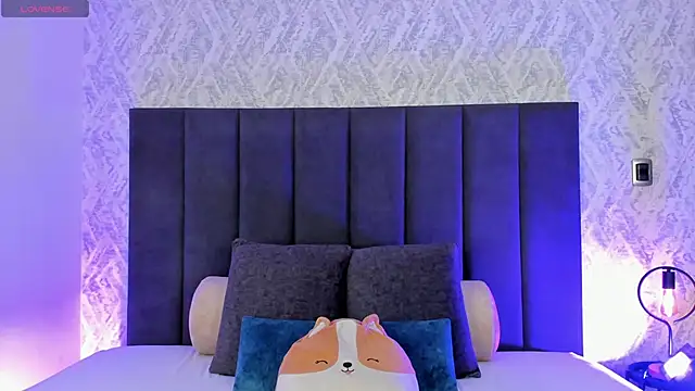 dana hazze online show from November 17, 6:03 pm