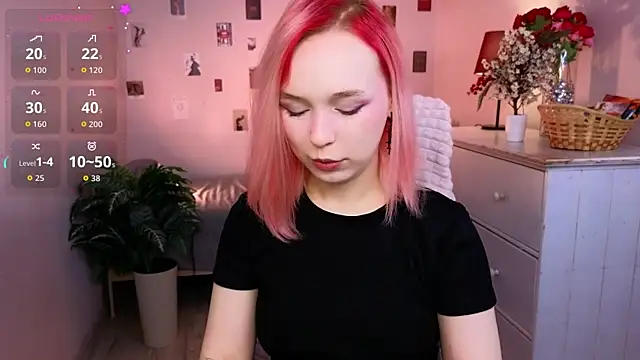 NaomiYoru online show from April 28, 8:36 pm