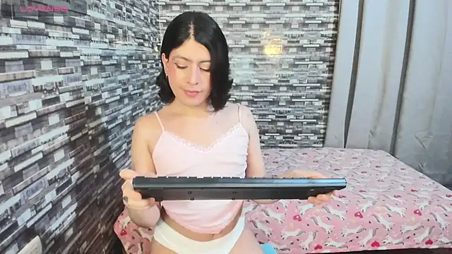 Snapshot of xxxEmmaxx chatting on January 6, 3:10 am xxxEmmaxx online show from January 6, 3:10 am