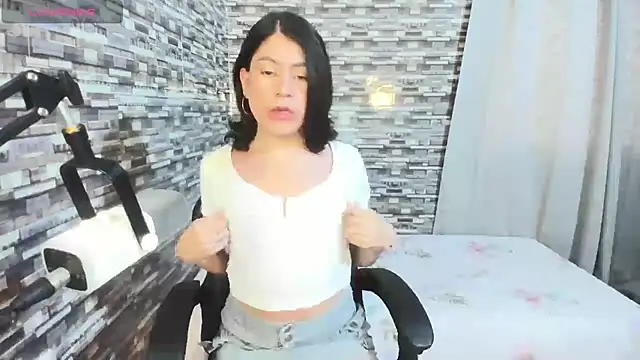 Snapshot of xxxEmmaxx chatting on March 6, 9:55 pm xxxEmmaxx online show from March 6, 9:55 pm