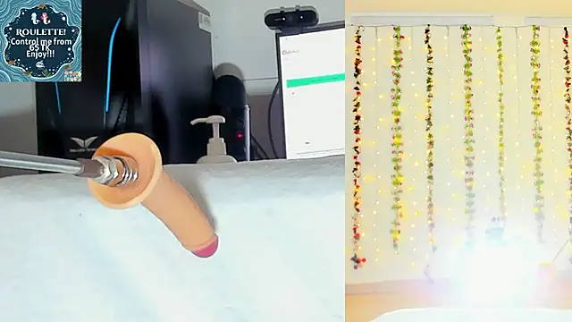 Snapshot of Kitty__Rose__ chatting on May 16, 10:01 am Kitty Rose online show from May 16, 10:01 am