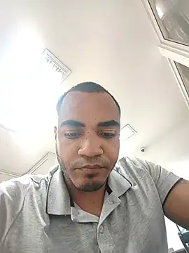 Snapshot of SanChacal5694 chatting on November 5, 10:32 pm SanChacal5694 online show from November 5, 10:32 pm