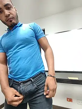 Snapshot of SanChacal5694 chatting on November 24, 10:53 pm SanChacal5694 online show from November 24, 10:53 pm