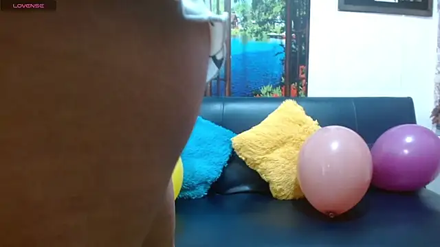 Snapshot of gigi_gilt_ chatting on November 15, 4:21 am gigi gilt online show from November 15, 4:21 am