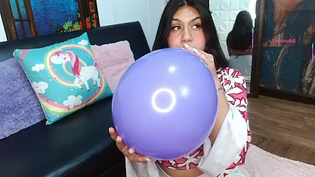 gigi gilt  online show from February 20, 4:20 am