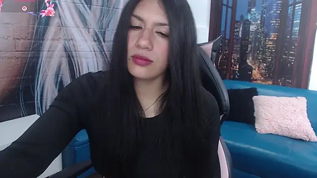 Snapshot of gigi_gilt_ chatting on July 29, 3:10 pm gigi gilt online show from July 29, 3:10 pm