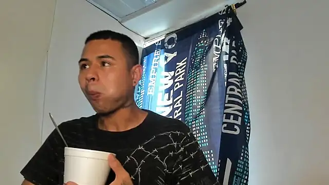  Logan Colton  online show from March 7, 7:55 pm