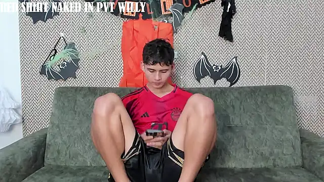 willy sexxx18 online show from October 24, 7:43 pm