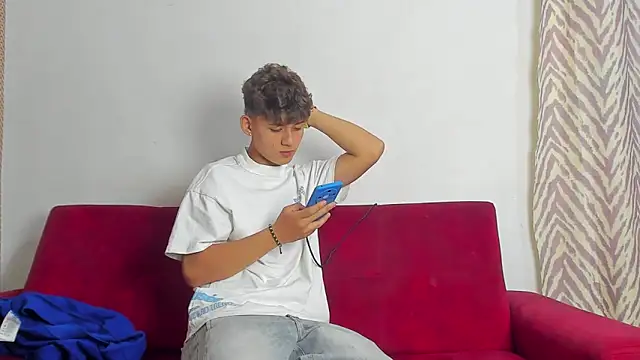 willy sexxx18 online show from March 11, 7:53 pm